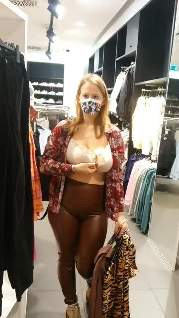 well simply put, public flashing in these conditions is really hard work. heh. enjoy. [f]