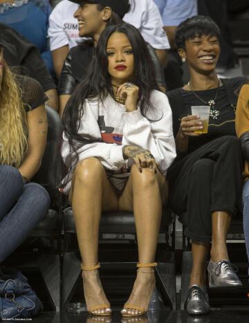 rihanna clearly caught you staring