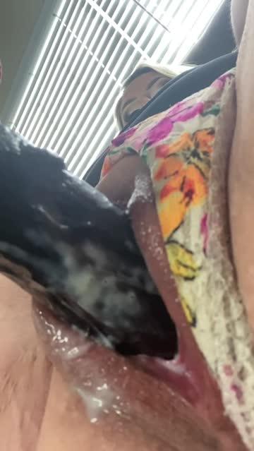 love when she gets this wet