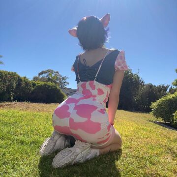 (f) is my butt bigger than your gf's?