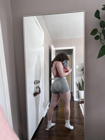 just a gym girls who loves taking ass pics