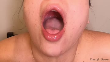 come a little closer 👄👀