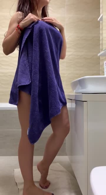 oops, dropped my towel [f][oc]