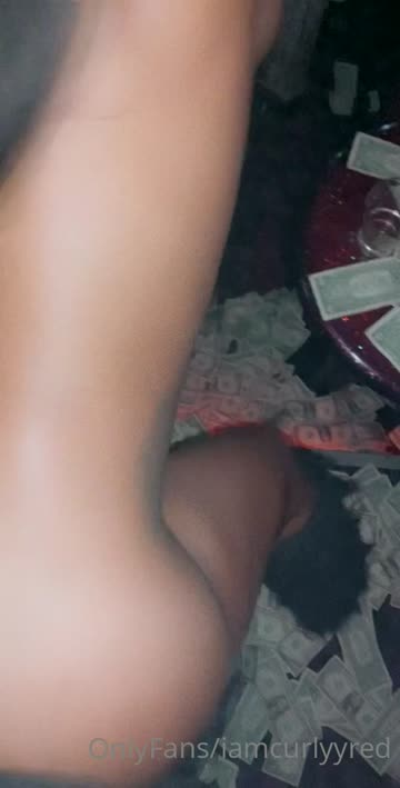 curlyy red