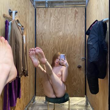 i feel best showing off my pussy in the changing room