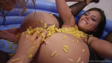 adriana and sasha's anal food feast 5: stuffing mac and cheese up her rectum with a huge black buttplug