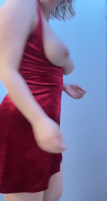 [f19] bought that dress 2 years ago and still haven’t wear it out for obvious reason. but it’s cute !