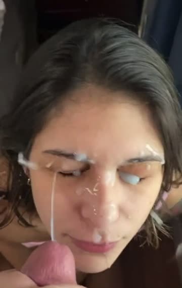 cum cuties gets sprayed on her face