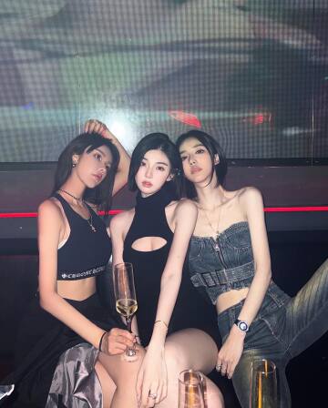 asian club girls