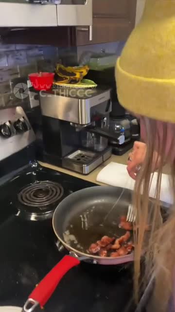 i’ll take it all day, no matter what i’m doing 👀[oc]