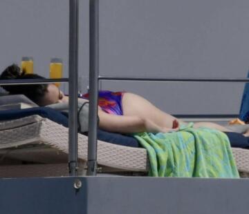 look how big and sexy selena’s ass is! just ready to be plowed…