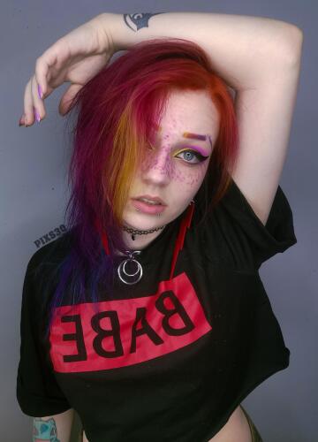 hi sweethearts, i'm new here 🌺💜 what's up? ✨