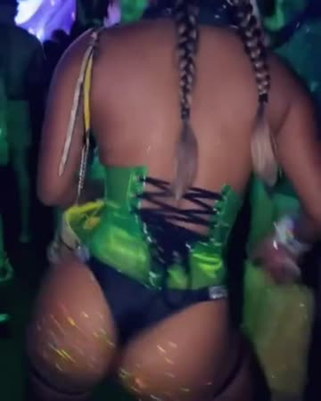 wow was für eine heiße frau