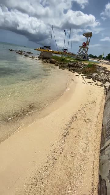 sucking a lucky stranger’s cock on a public beach while my husband was away
