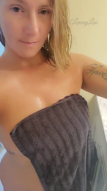 would you get naked with me? (32/mom of 1)