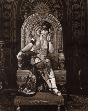 betty blythe in the queen of sheba, a 1921 silent film now considered lost.
