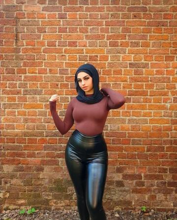 tight busty hijabi in leather leggings.😍