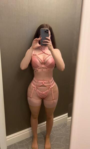 pink rope cus i’m a girly girl 🥰💗