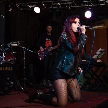 i'm metalgirl from russia 🤗🤟 and where are you from?