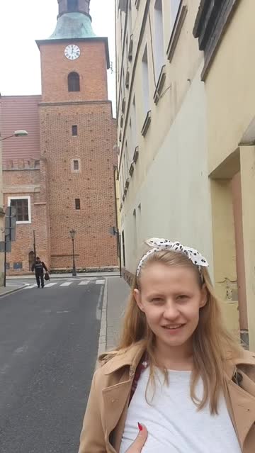 it's fun when people pass by like that and no one even realizes what i'm doing. i like the thrill of that.