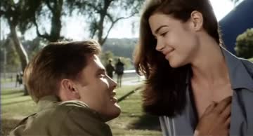 denise richards deleted scene from 'starship troopers' (1997)