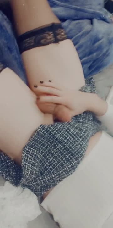 i tried to get hard without your big cock. i'm sorry daddy 😣