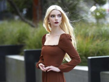 “why is it only creepy old men want to lick my ass, i don’t get it. how would you treat me?” - anya taylor joy