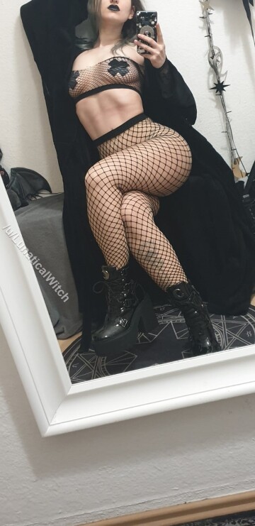 do not dare to tell me you dont like fishnets or i will bonk you.