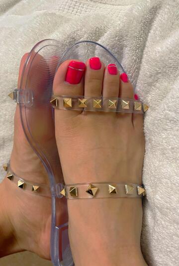 💦😏😜these sandals were too cute i might wear them out later..