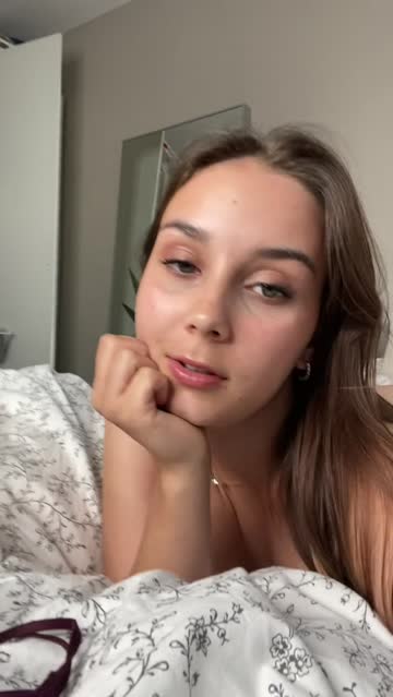 if even 5 guys like this, i'll celebrate and fuck myself 🙈