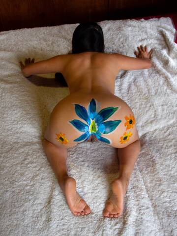 please be careful, this is a carnivorous plant!!!