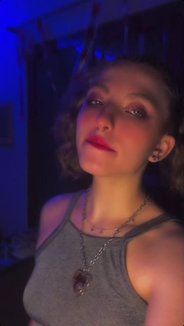 i love seeing how many men would like my titties 😈