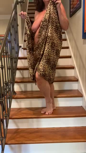 oops!!! dropped my sarong!!!