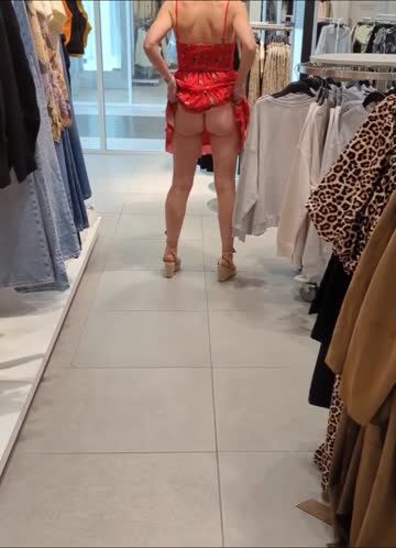 quick ass flash while out shopping