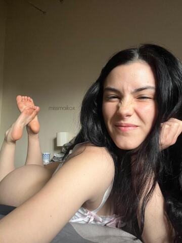 funny face and pinky soles 🥰