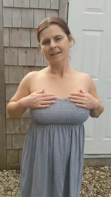 any mom boob lovers around??
