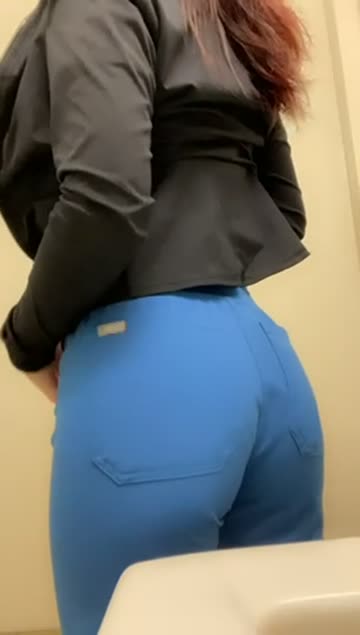 booty flashhhh 😘 [and don’t worry, all my patients were tucked in and pampered]