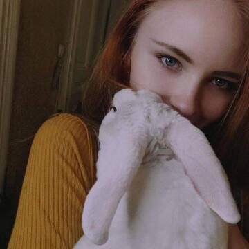 ukrainian redhead for u again🇺🇦 casual photo with my rabbit💕 peace for you and your pet’s🌈.