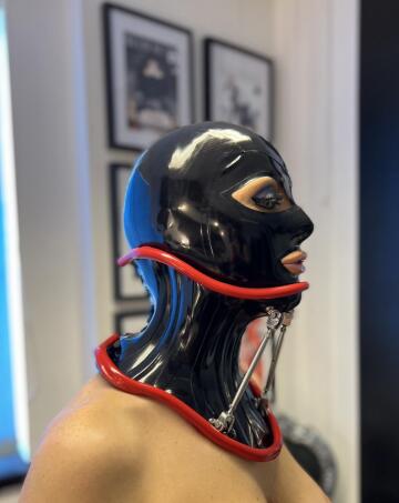 this hw design neck corset is one of the most restrictive but provocative pieces i’ve ever worn!! simply divine heavy rubber encasement bondage at its finest xx