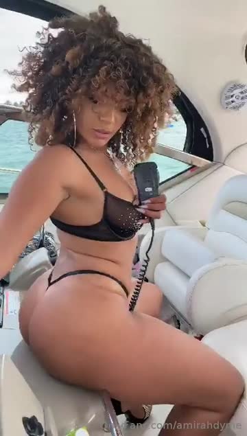 shark🦈 milf🍑 on ship🚢🚢