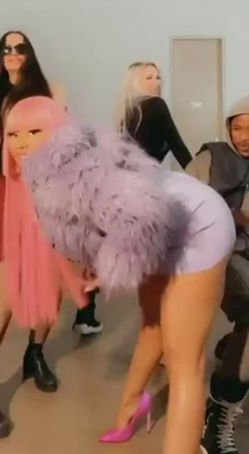nicki booty