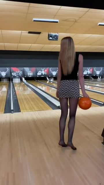suitable bowling attire
