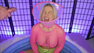 i get weird taking a facial with a cone on to catch every last drop of piss and cum into a glass to drink😈😋