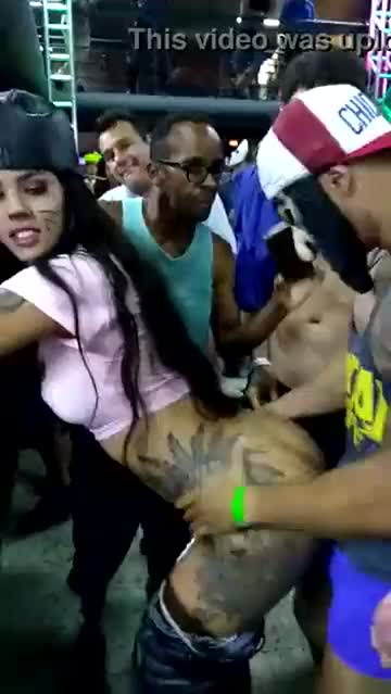 beautiful venezuelan has sex at a concert!