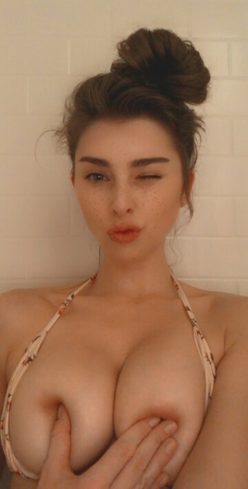 anyone a fan of titty-fuck? 😉😈