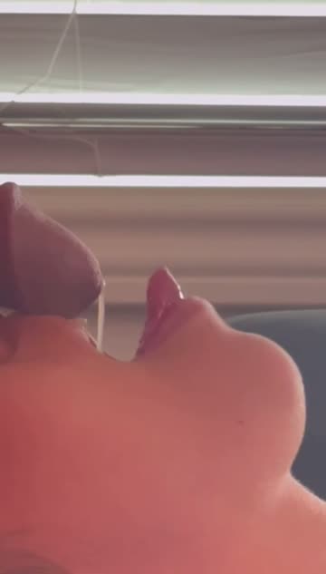 f(34) love swallowing my tinder date's cum while hubby is working🥰