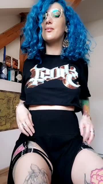 can the straps stay on while i ride you?