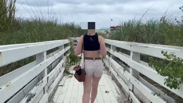 friendly stroll to the beach