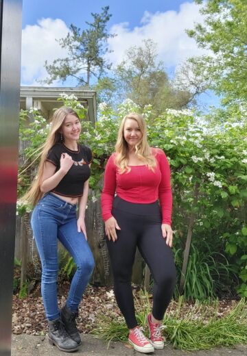 cute moms have cute daughters 🥰 [f20] [f48]