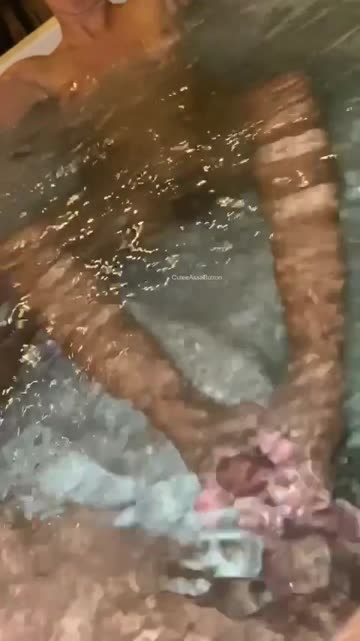 how to relax in a hot tub